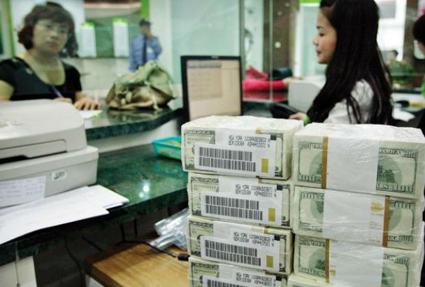 Đại gia ngoại nào nắm 49% vốn ngân hàng Việt?